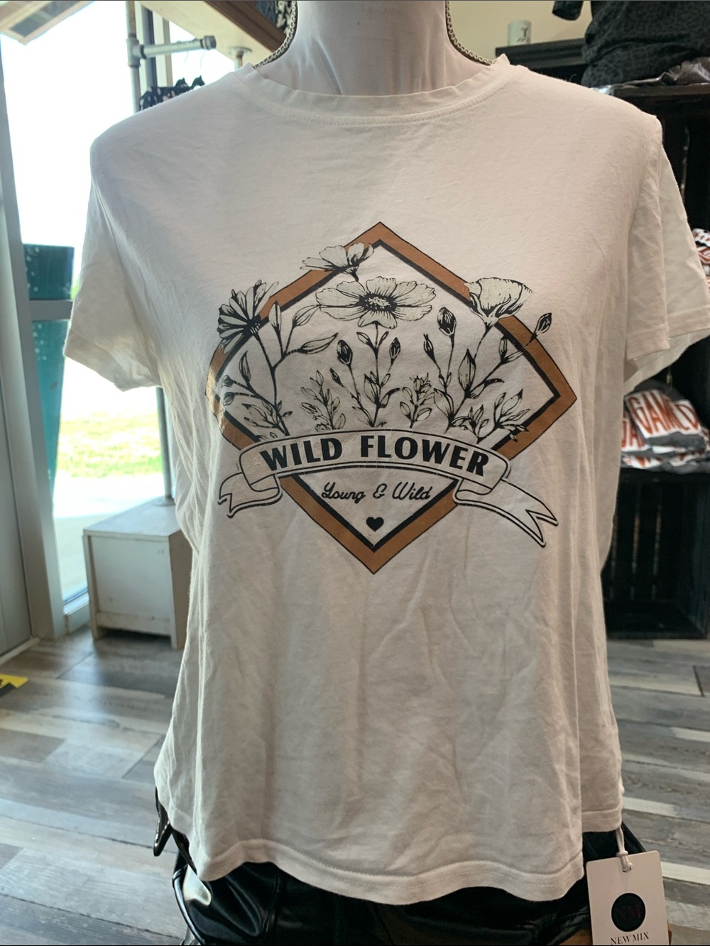 #162 SHEIN White Tee with Mustard Diamond Wild Flower Graphic
